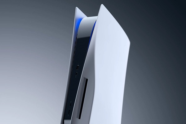 PlayStation 5: Box Opening and Examining the Design