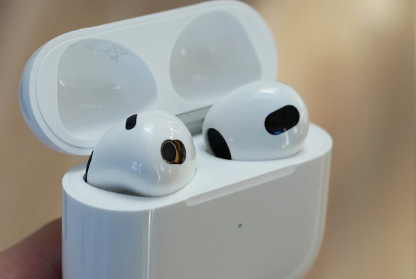 Apple AirPods Gen 3